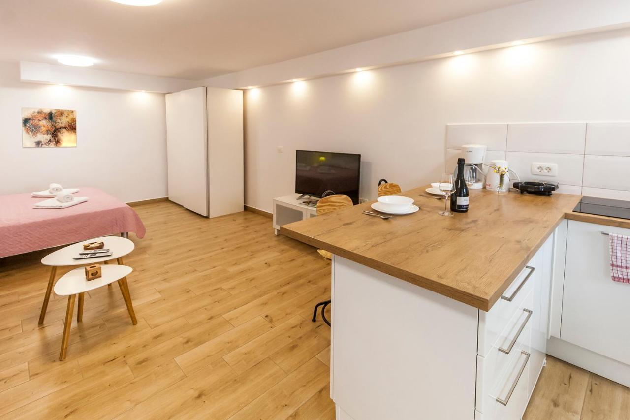Apartment & 'the Roots Near Pula, Istria, Croatia *
